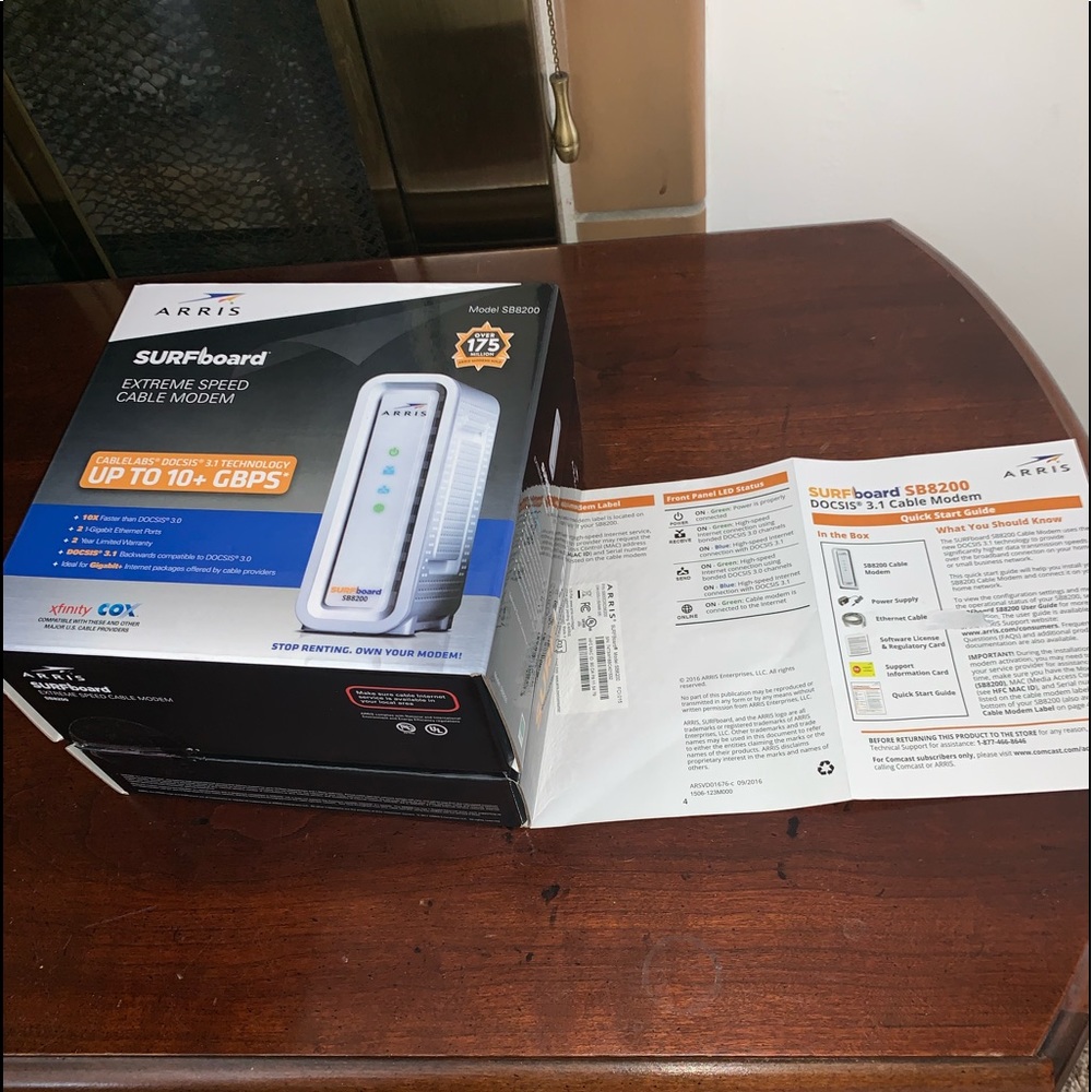 Arris SB8200 DOCSIS 3.1, Like new, with everything